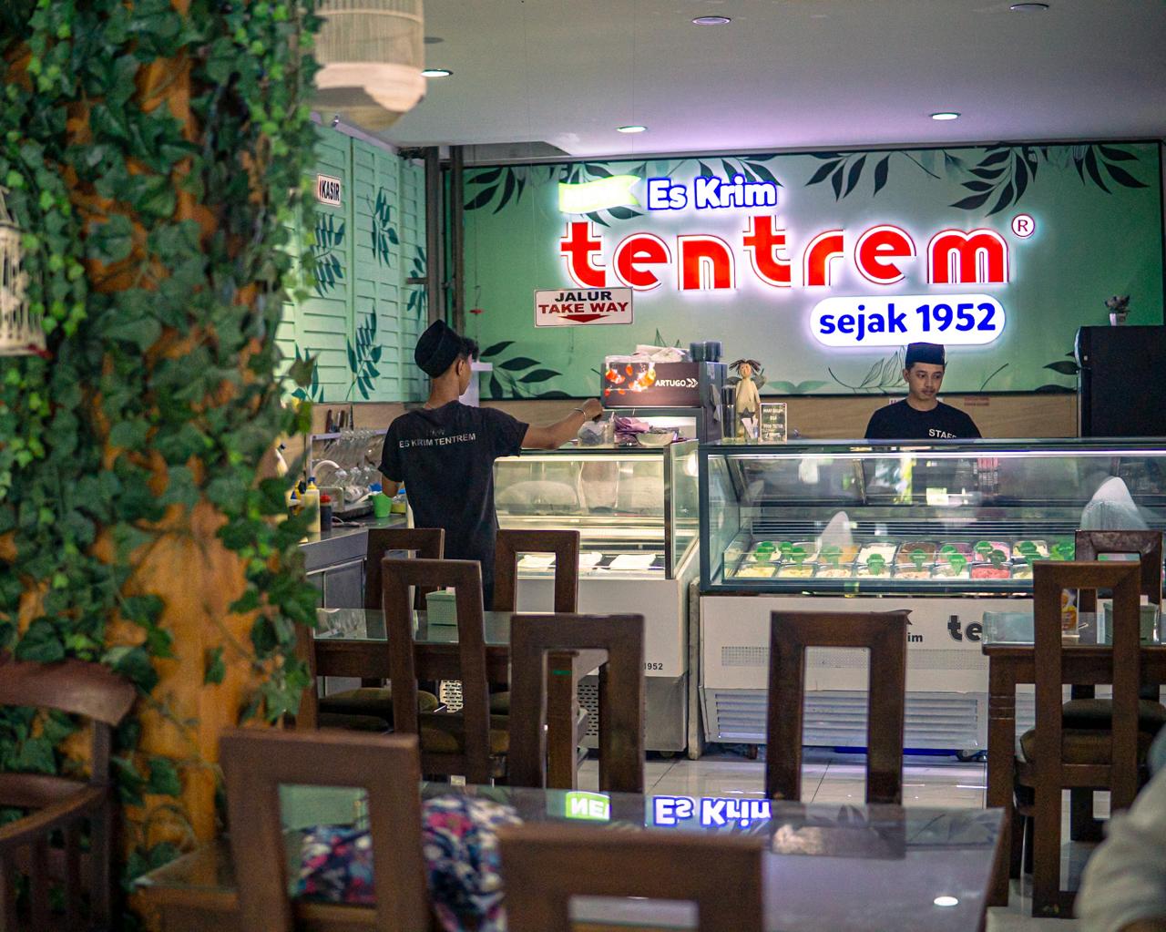 Es Krim Tentrem: Legenda Manis Kota Solo Sejak 1952