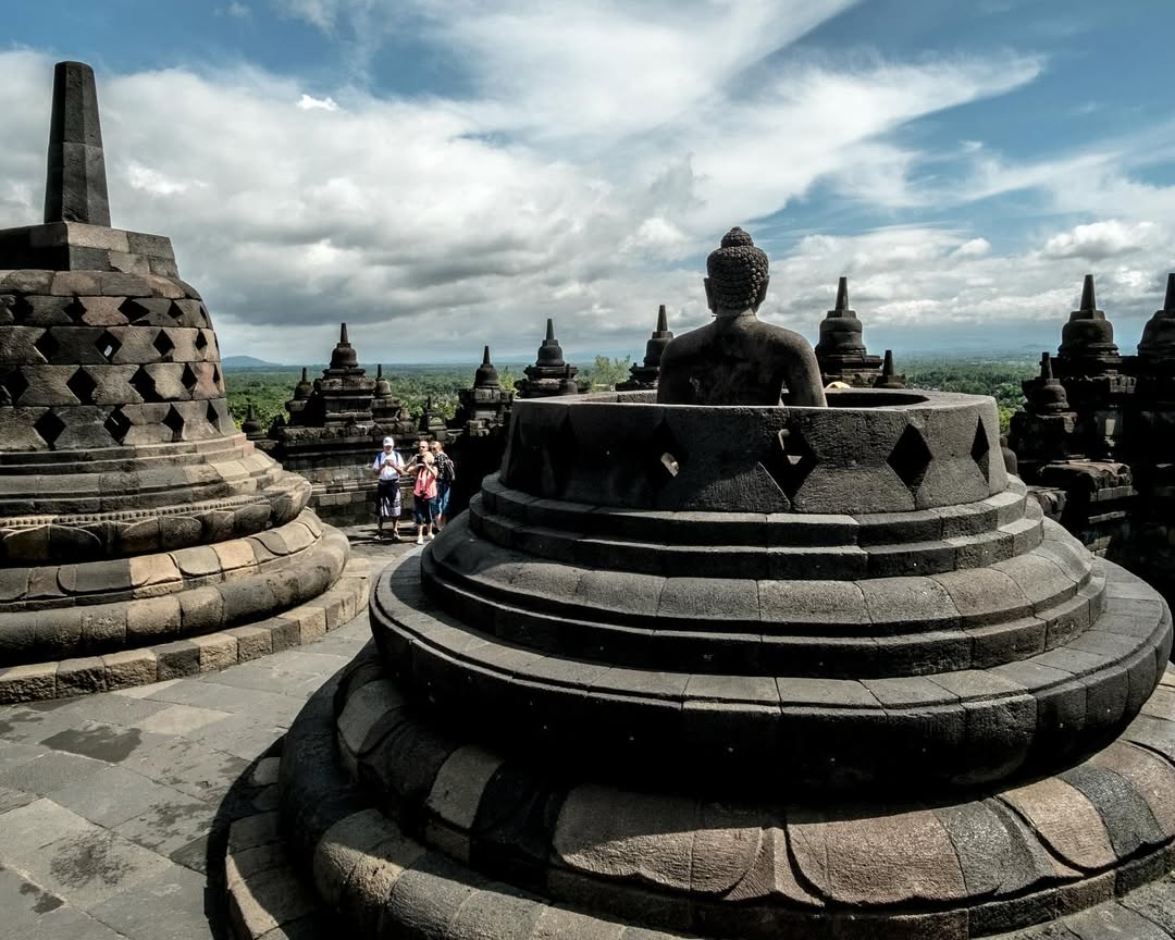 Kemegahan Candi Borobudur, Salah Satu Keajaiban Dunia