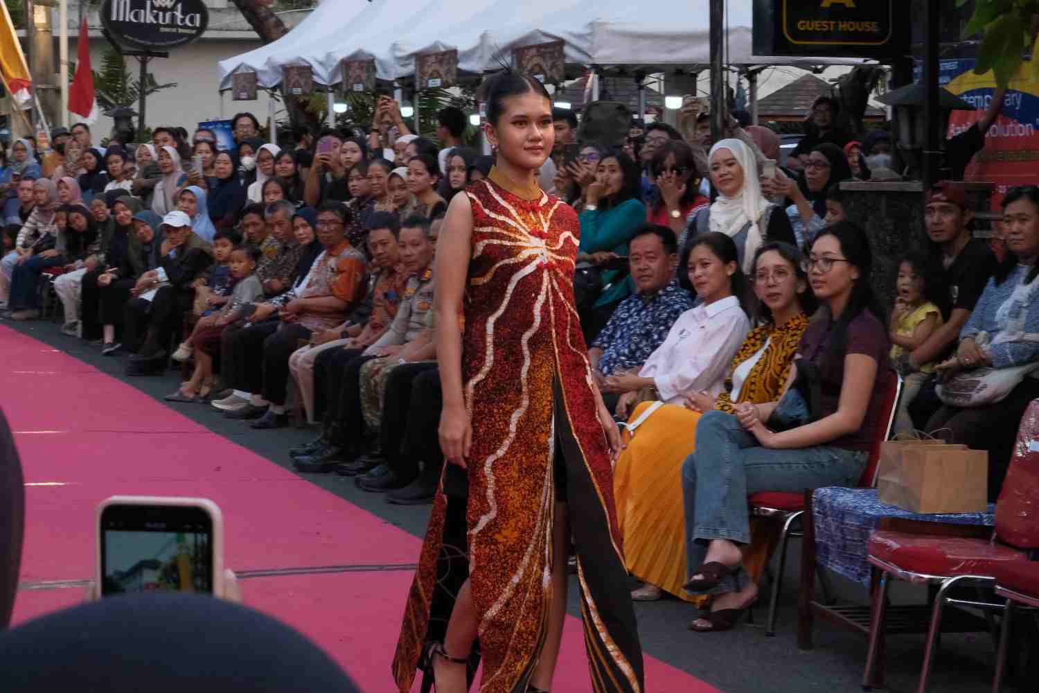 List of fashion shows on the village street at the Prawirotaman Festival