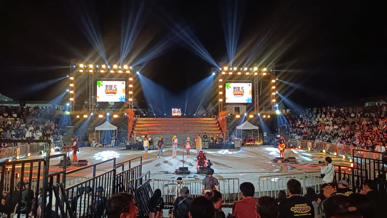 PENTAS BOROBUDUR: Upaya Kolaborasi Mengangkat Seni