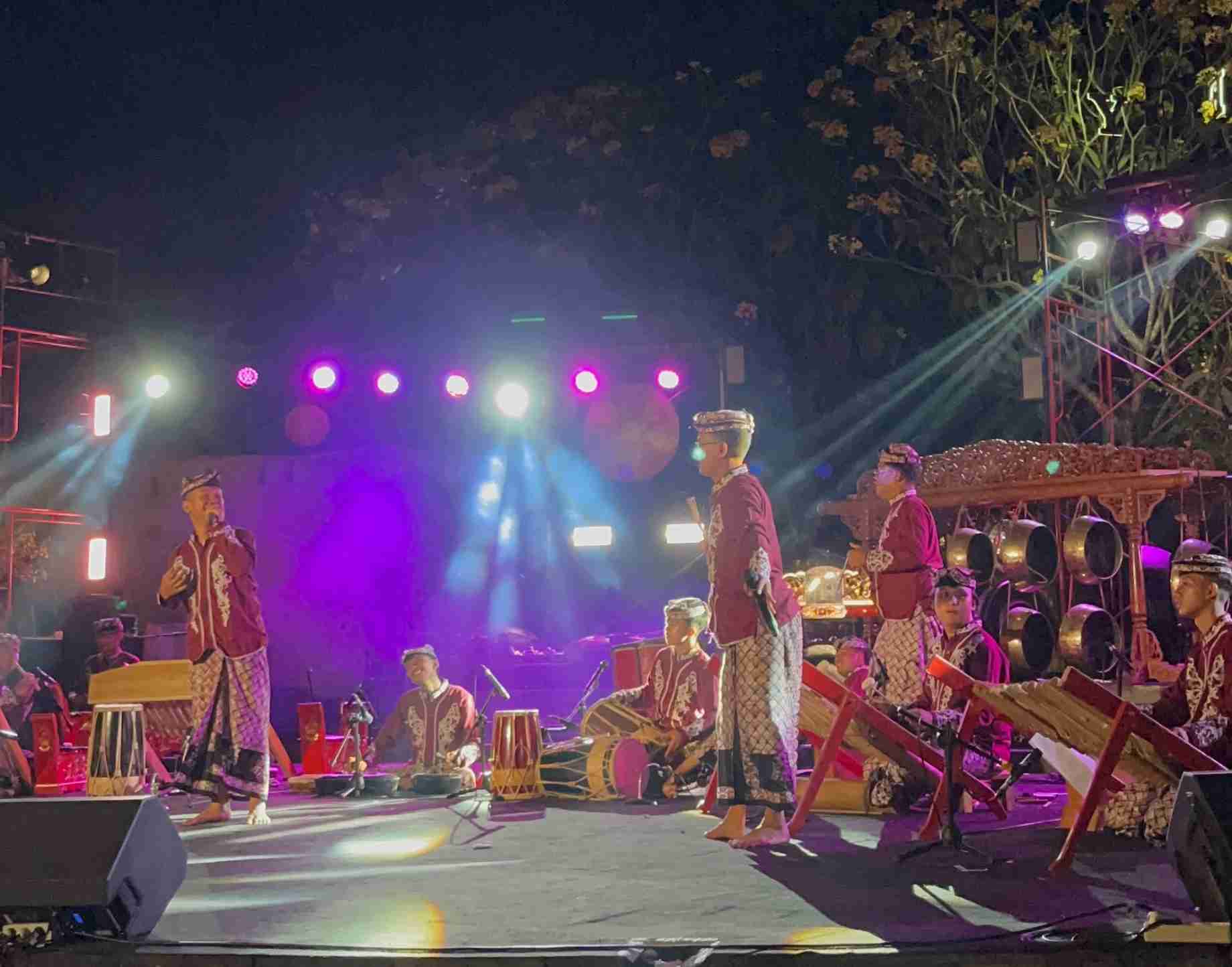 The 31st Yogyakarta Gamelan Festival Was a Success; Thousands of Spectators Packed Ngasem Market Plaza
